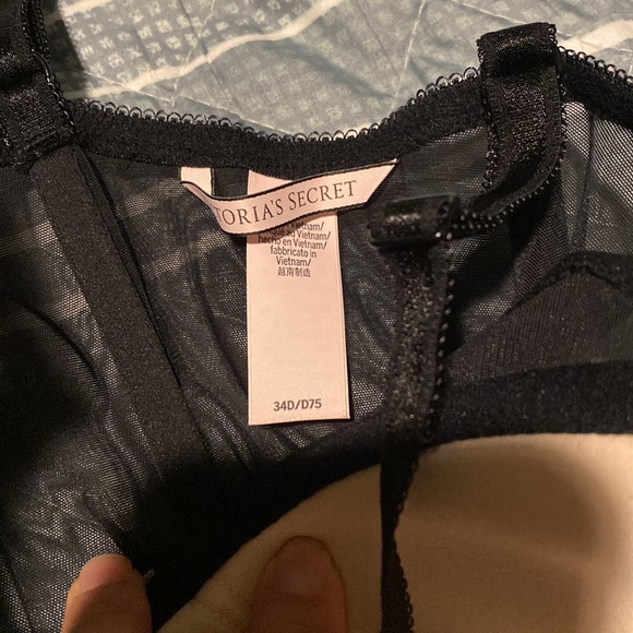 Victoria Secret Lingerie - Picture 5 of 5